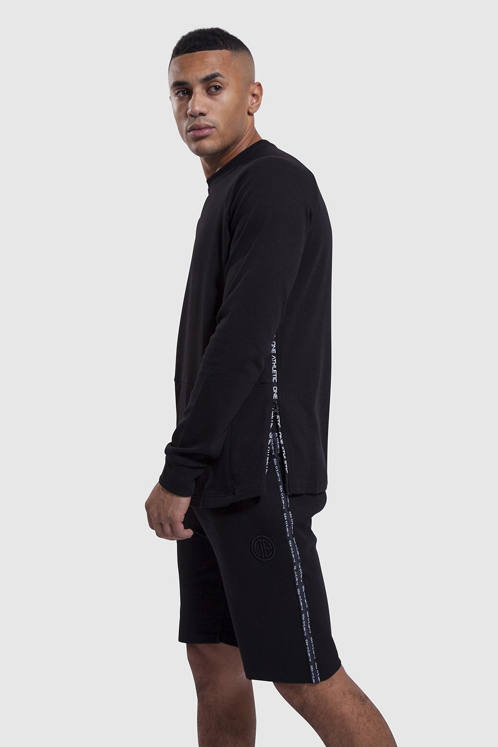 mens gym shorts and top in black - Iverson II