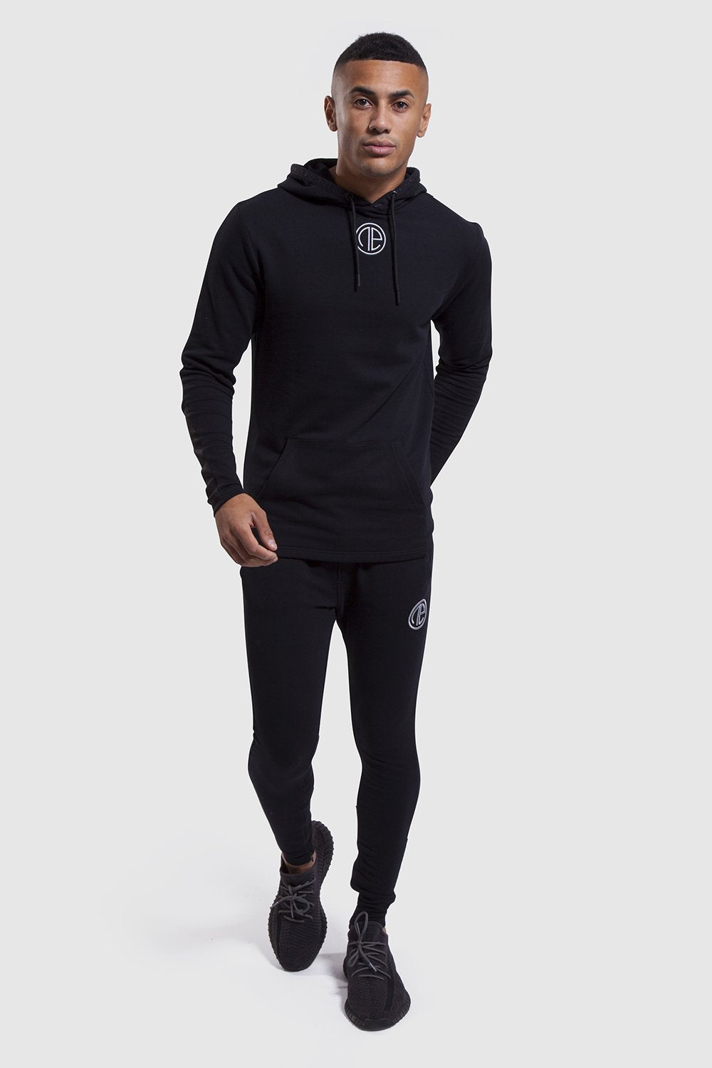 Iverson tracksuit in black